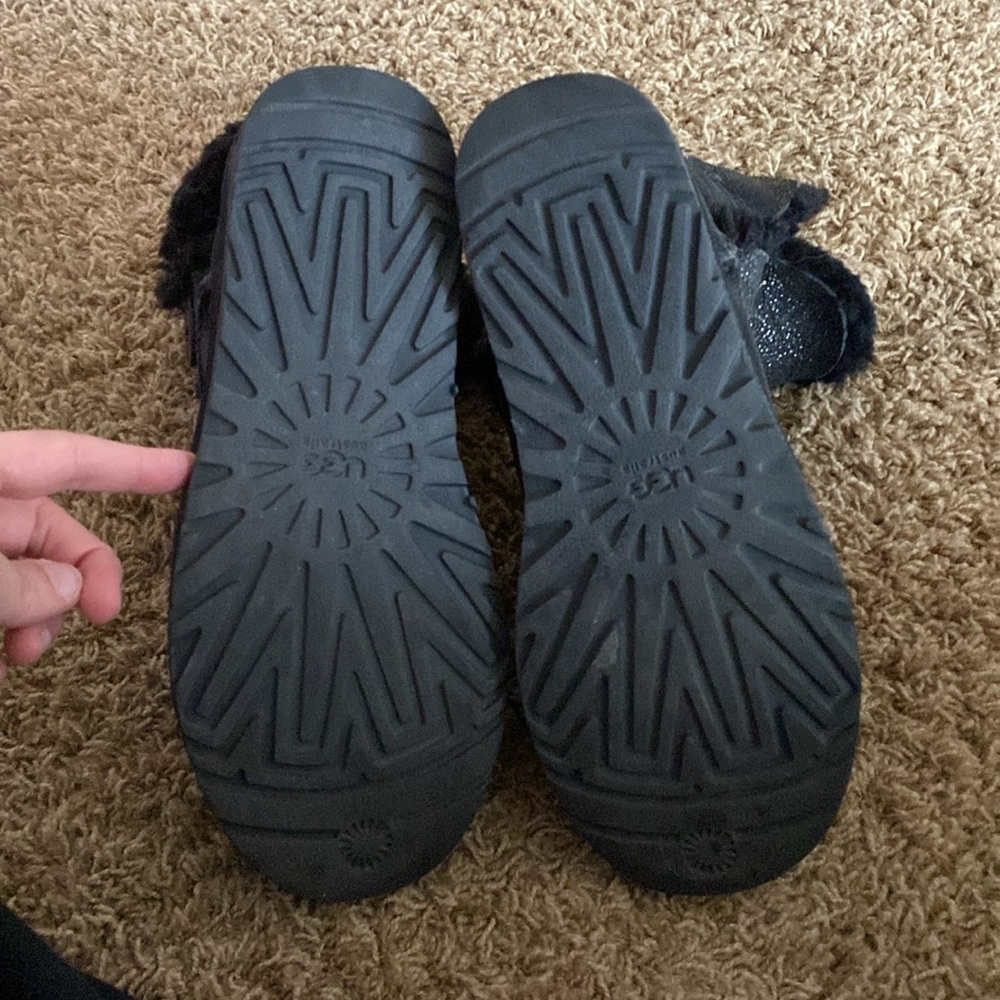 Black Sparkly Uggs With Button Size W9 - image 6